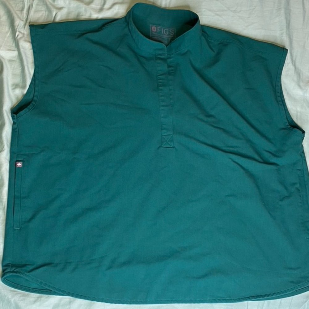 FIGS Hunter Green Scrub top Size XL